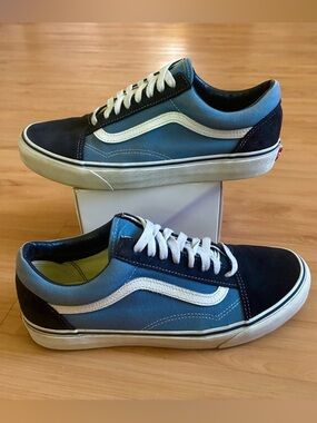Vans Old Skool in Blue and Navy with White Stripe Women 11.0 US Men’s 9.5 US